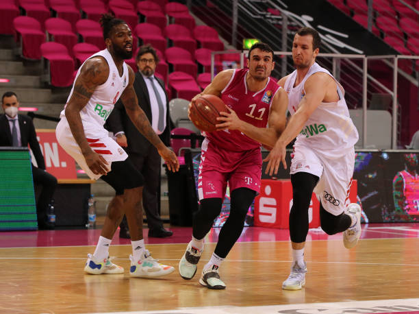 英超比赛中 英超比赛中